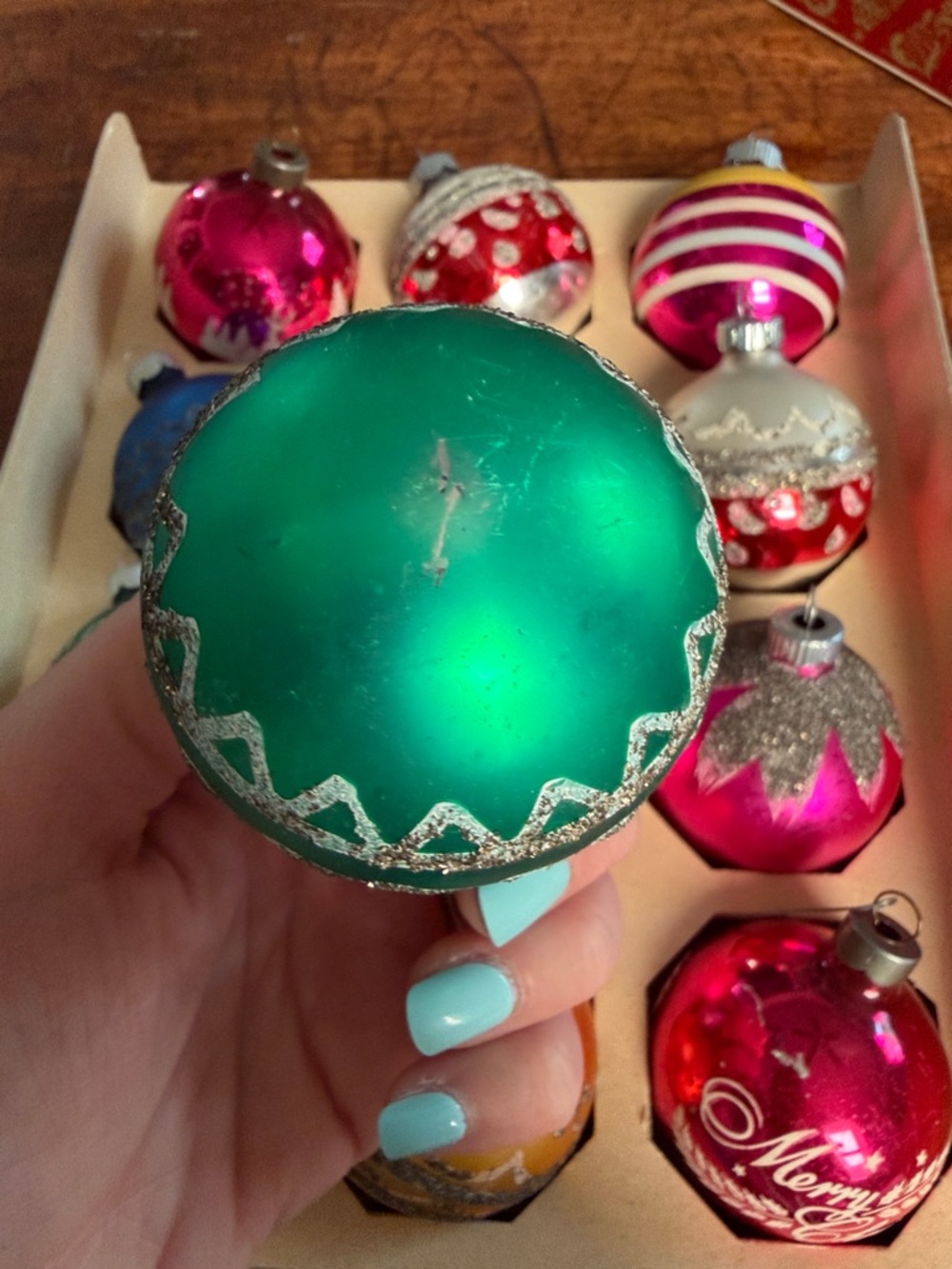 Set of 12 Assorted Multicolor Vintage Shiny Brite Glass Christmas Ornaments - Picture 10 of 14